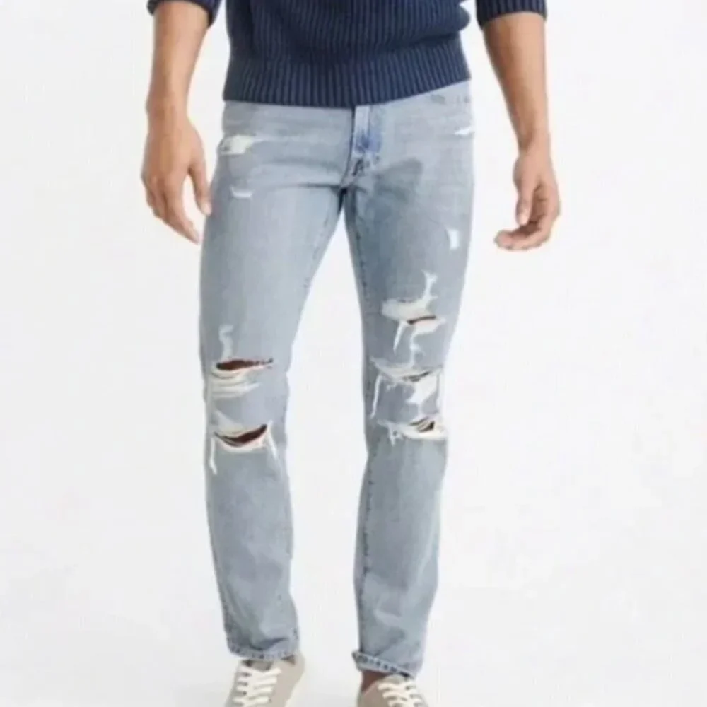 Abercrombie & Fitch Light Wash Distressed Langdon Slim Jeans Size 29 x 30